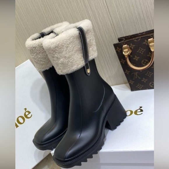 Fur trim boot - Picture 5 of 6